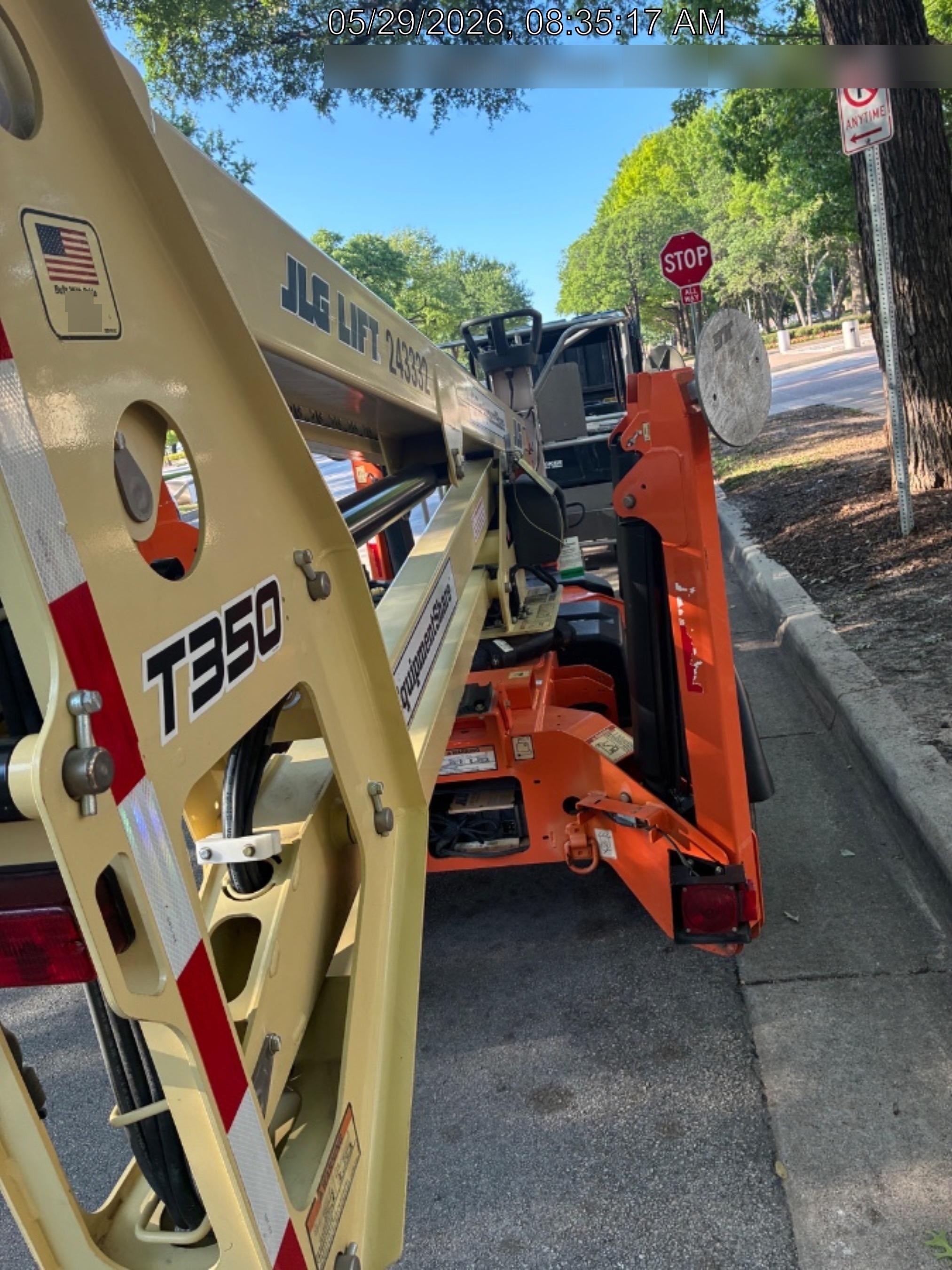 2022 JLG T350