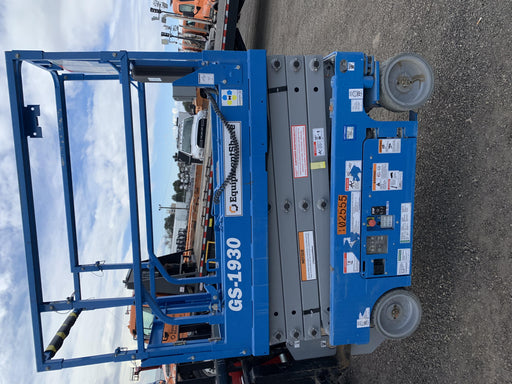 2020 Genie GS-1930 Solid Non Marking Tires, Beacon, Folding rails with half height swing gate, 800W Inverter