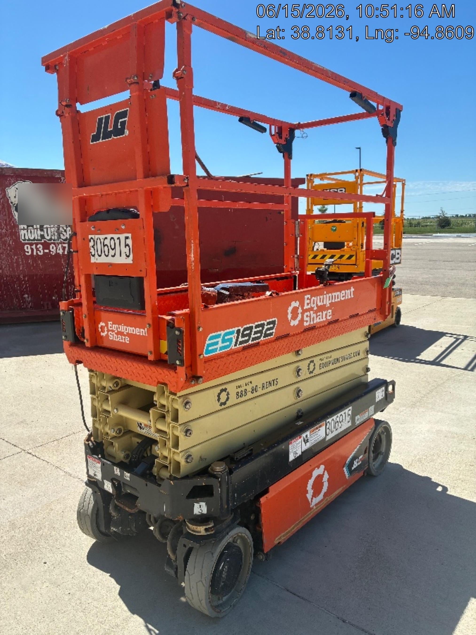 2023 JLG ES1932