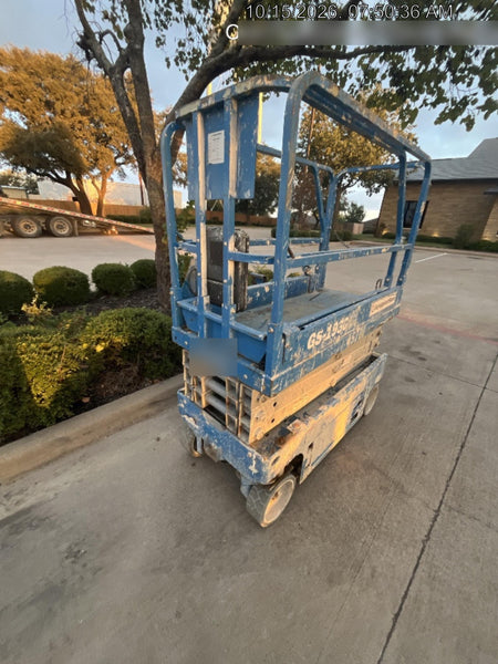 2019 Genie GS-1930 Fixed rails with chain Entry