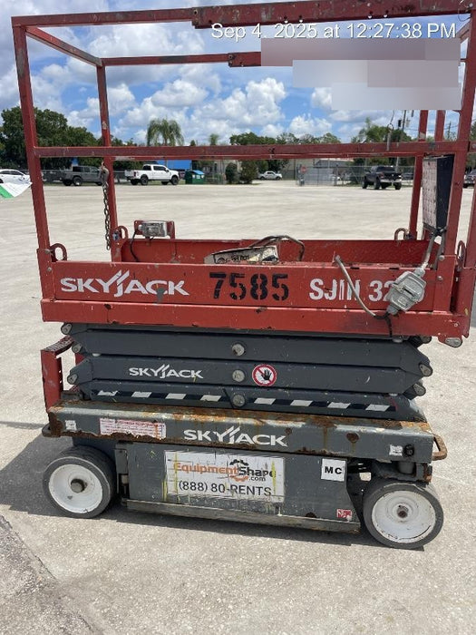 2018 Skyjack SJIII-3219 Skyjack SJIII3219 Scissor Lift w/Trojan Batteries