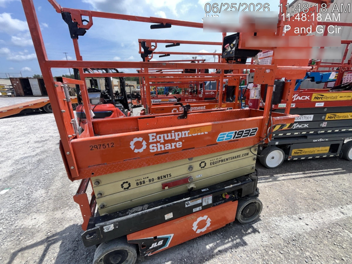 2023 JLG ES1932