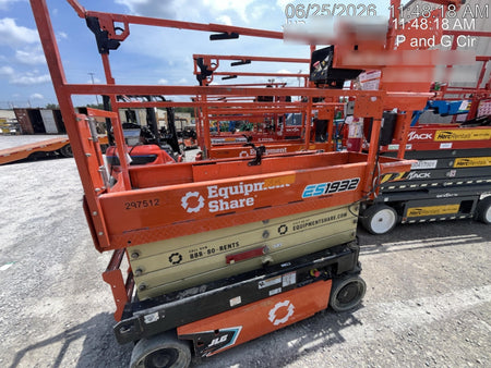 2023 JLG ES1932