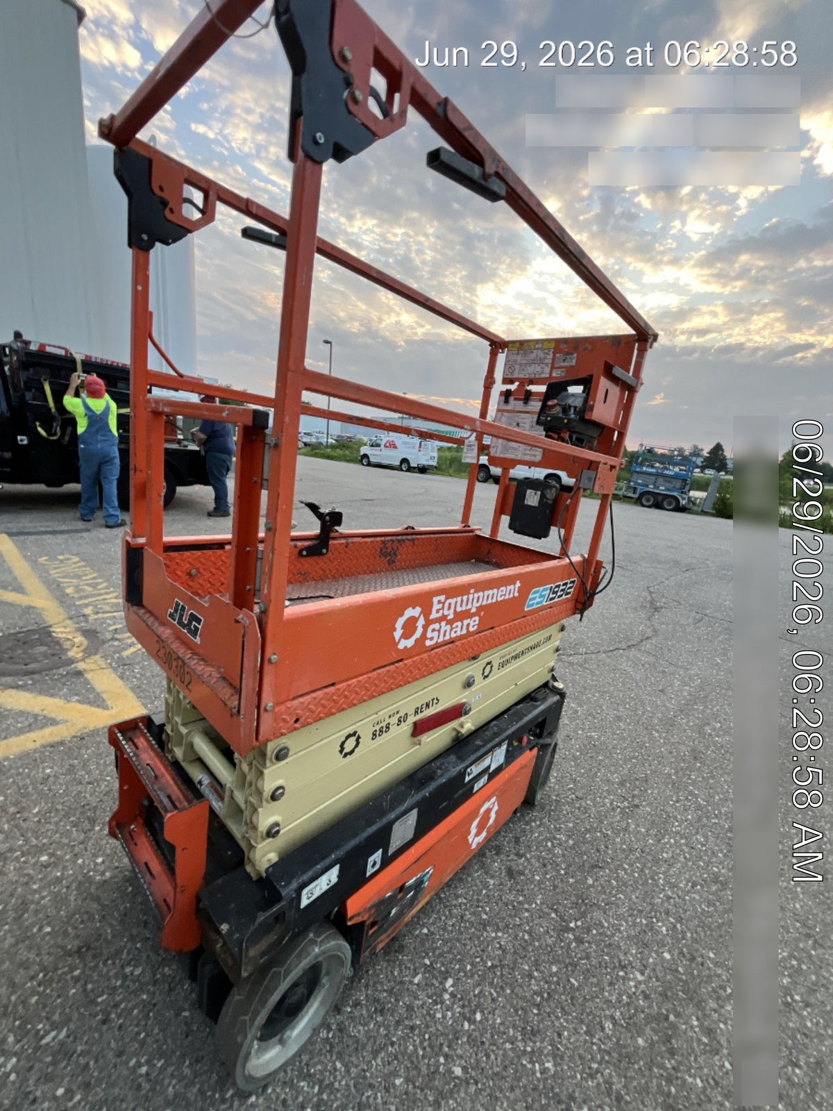 2022 JLG ES1932