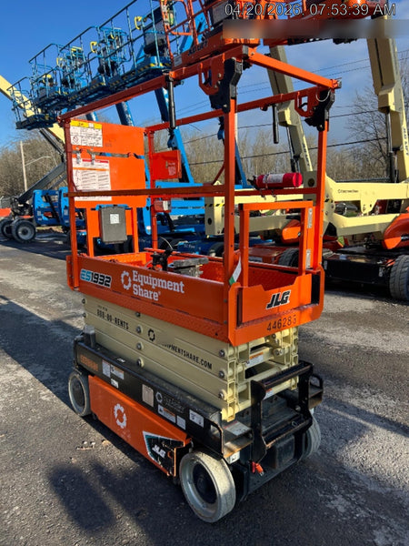 2024 JLG ES1932