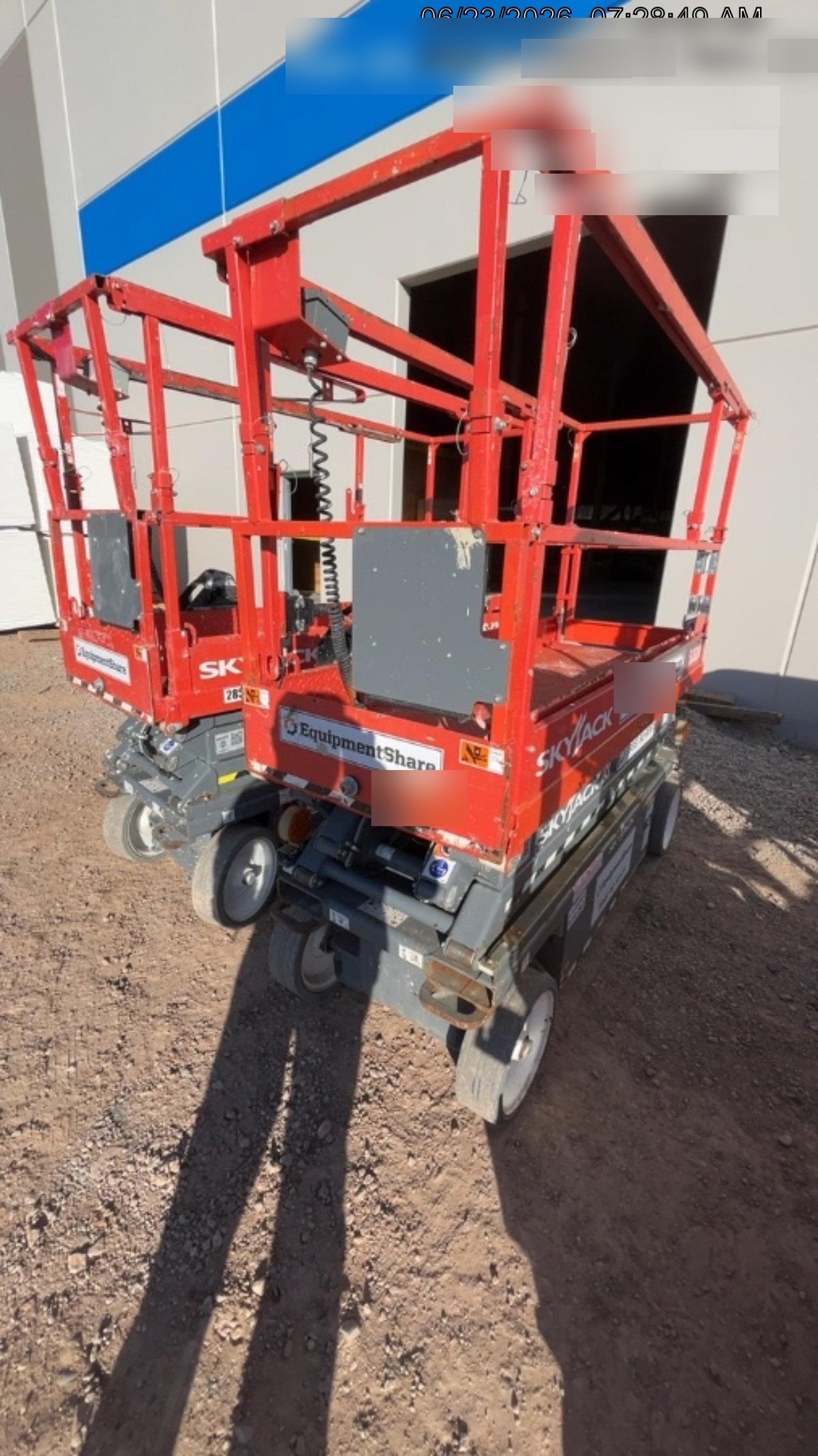 2020 Skyjack SJIII-3220 Solid NM Tires, Half height spring hinged entry gate, Dual Beacons, 6' Powered Extension Deck