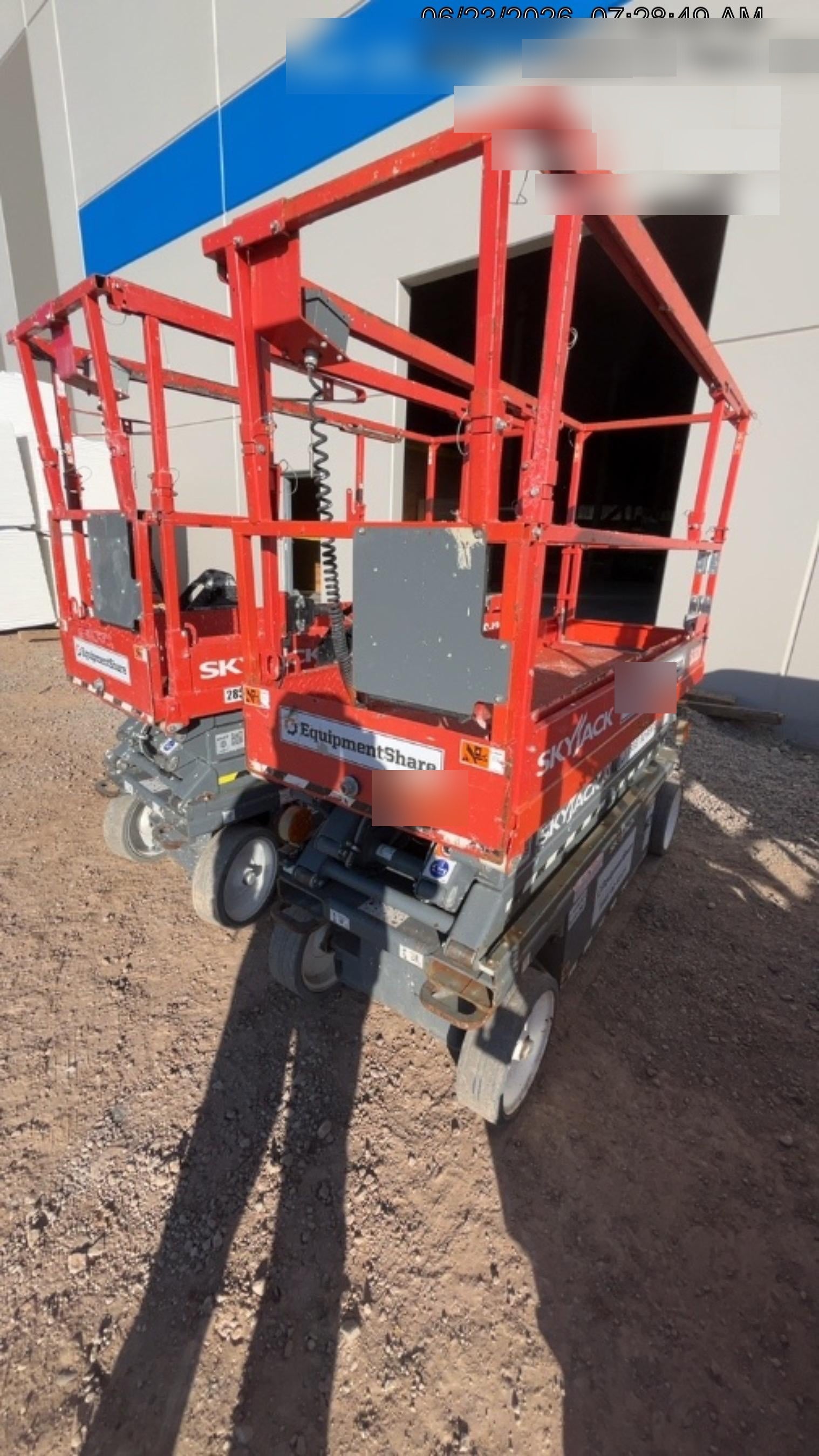 2020 Skyjack SJIII-3220 Solid NM Tires, Half height spring hinged entry gate, Dual Beacons, 6' Powered Extension Deck