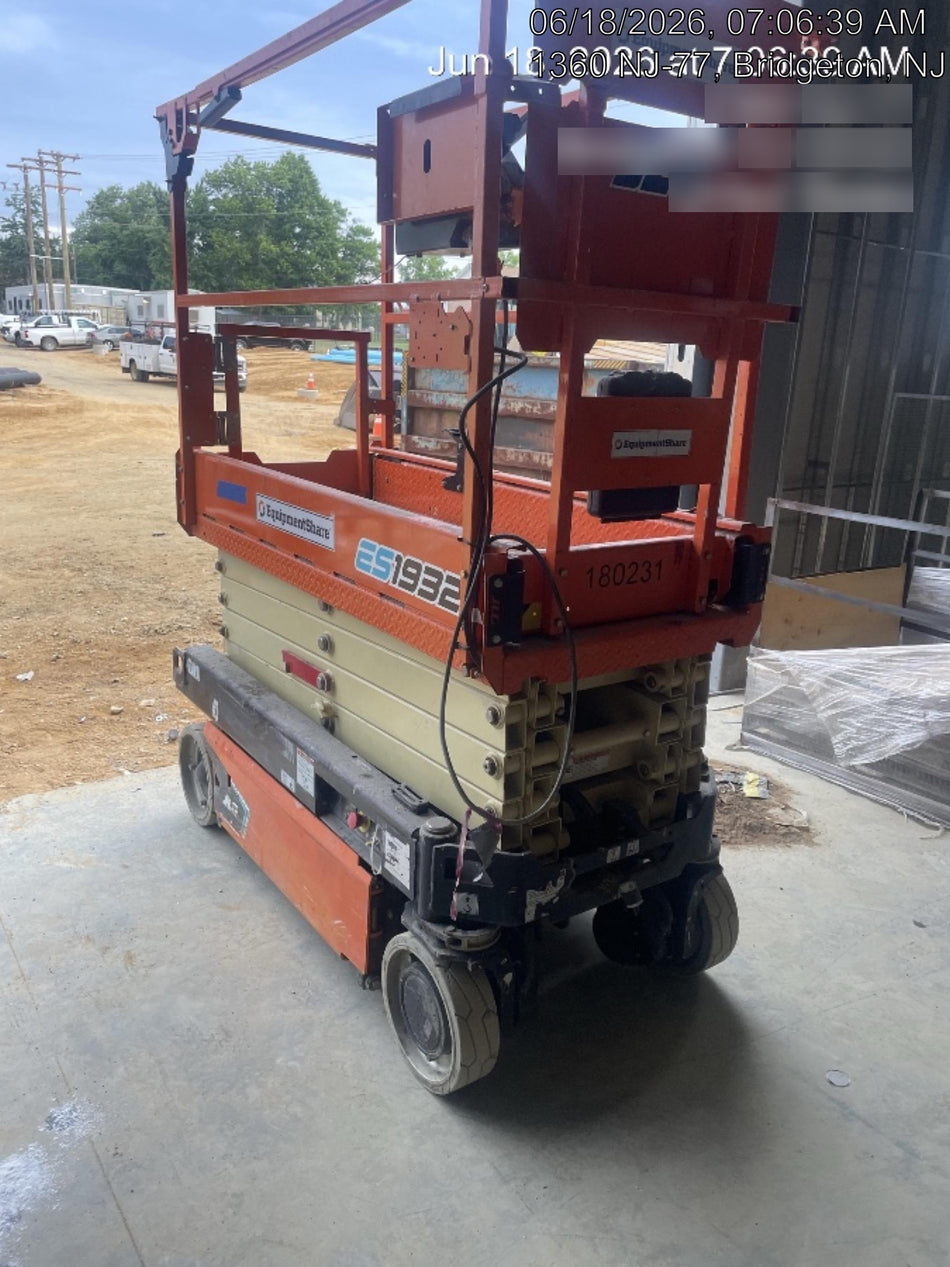2021 JLG ES1932