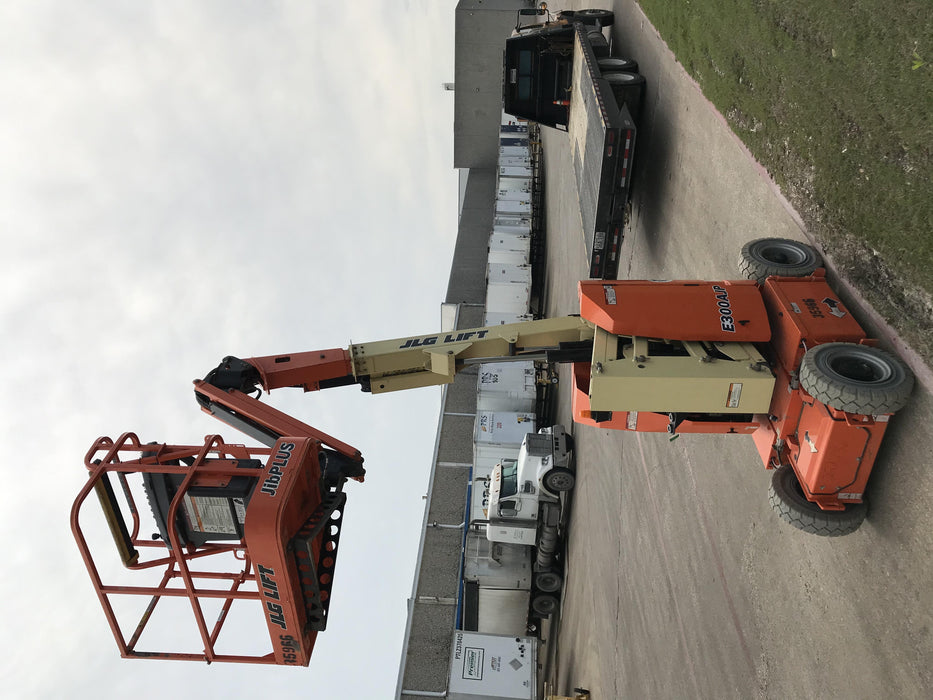 2018 JLG E300AJP