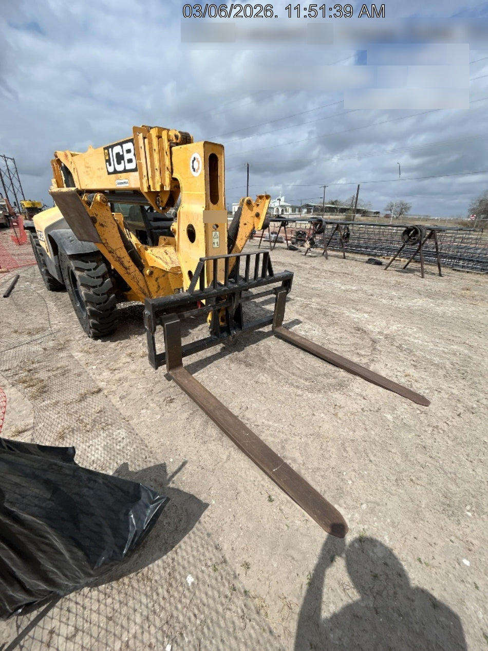 2019 JCB 512-56 109 HP w/Open ROPS, Beacon, Aux Hydraulics, Worklights, Solid Tires w/66" Carriage/60" Forks