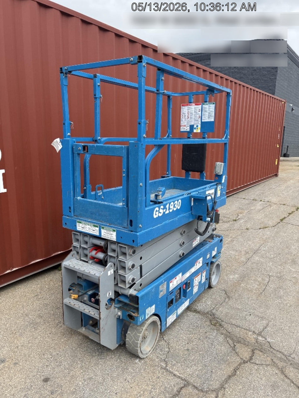 2020 Genie GS-1930 Solid Non Marking Tires, Beacon, Folding rails with half height swing gate, 800W Inverter