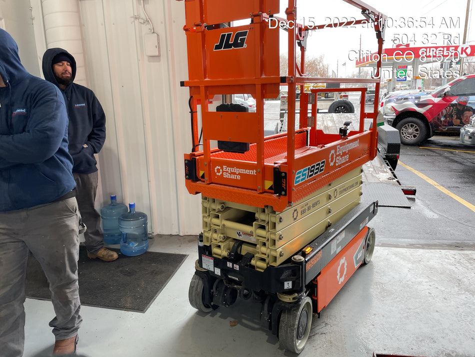 2022 JLG ES1932