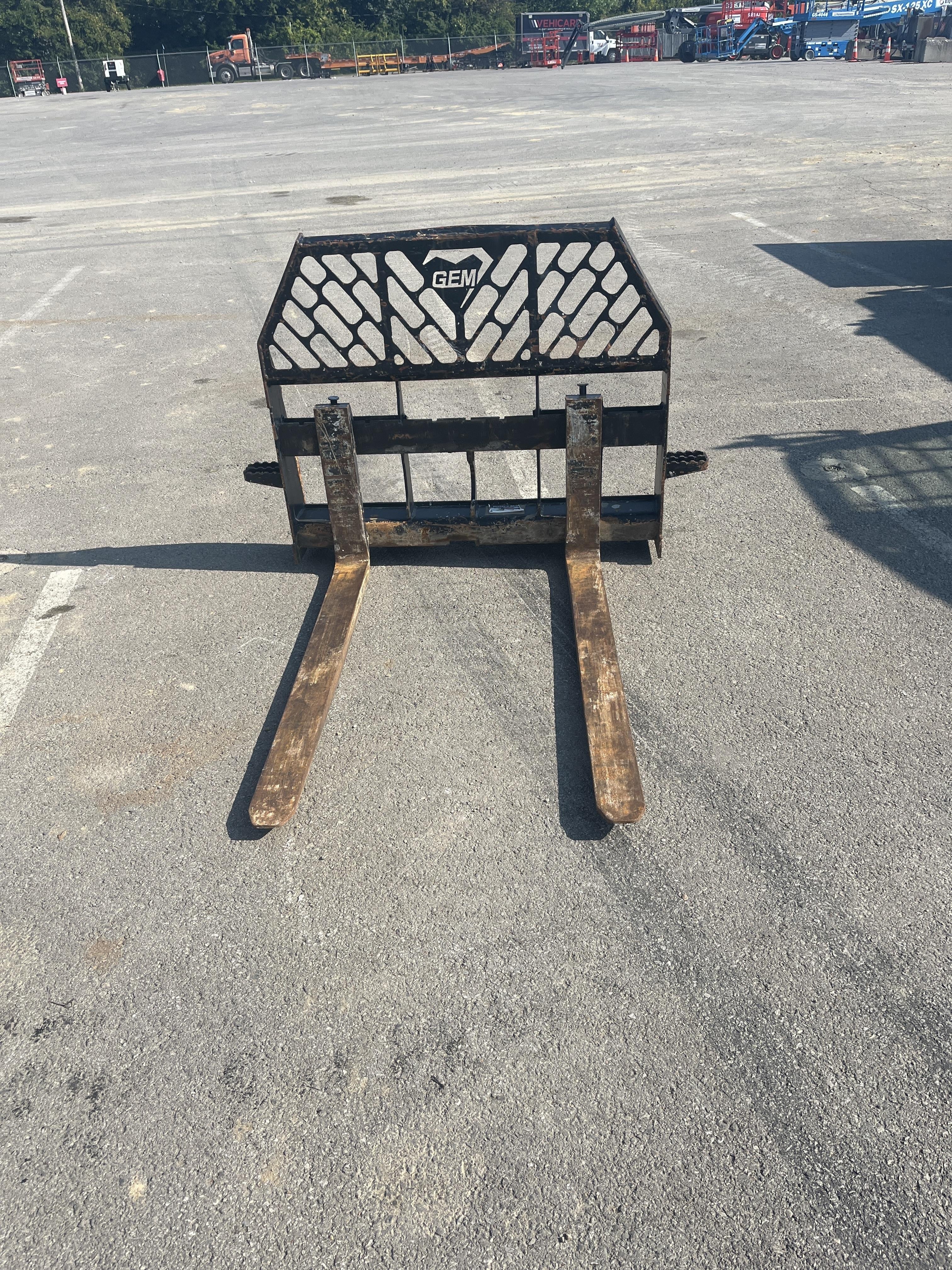 2023 ARROW MATERIAL HANDLING 48" Pallet Forks - Arrow