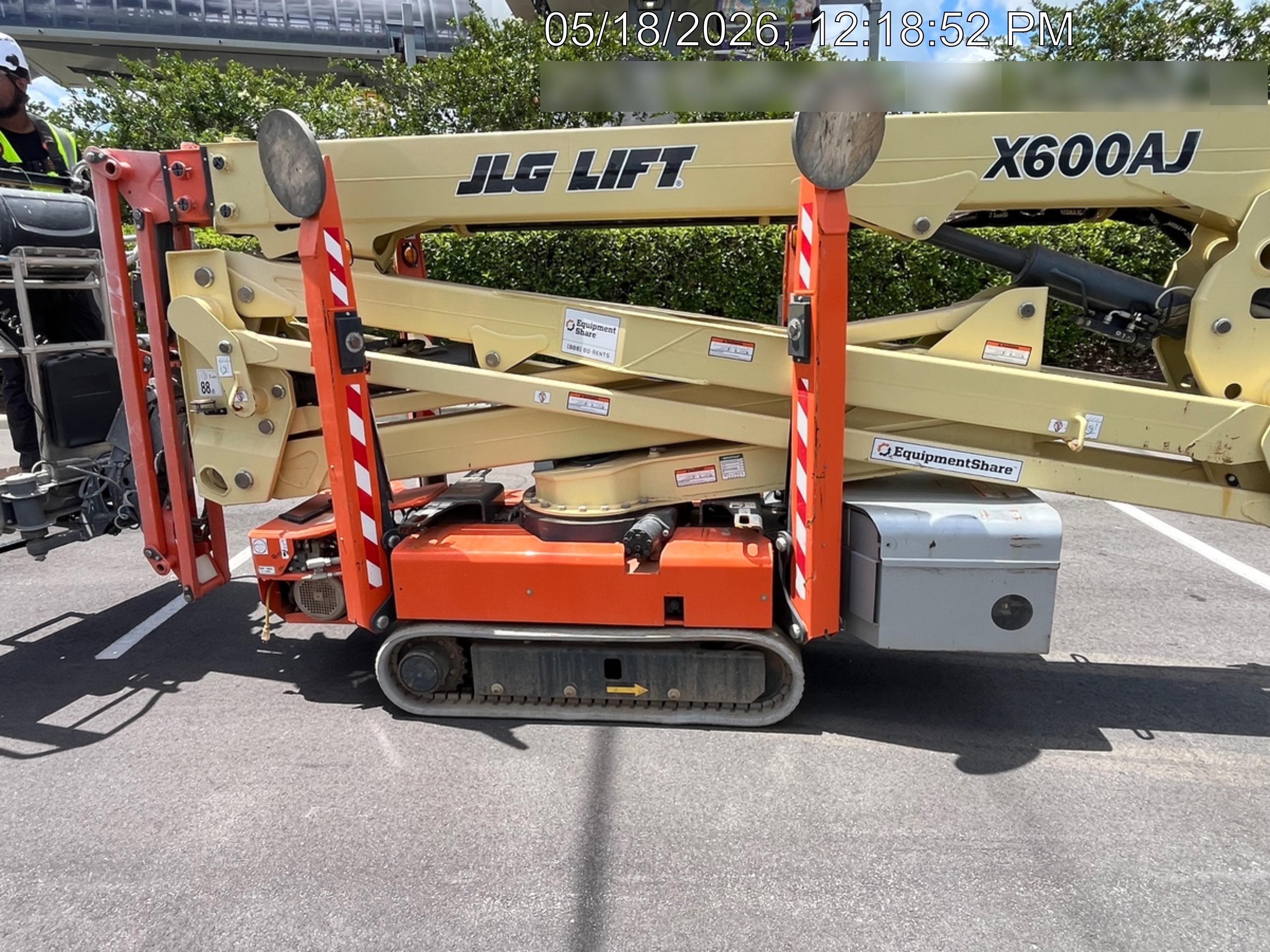 2020 JLG X600AJ
