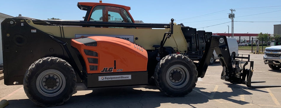 2022 JLG 1075