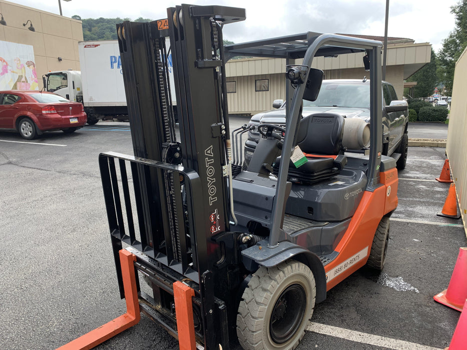 2022 TOYOTA 50-8FGU25