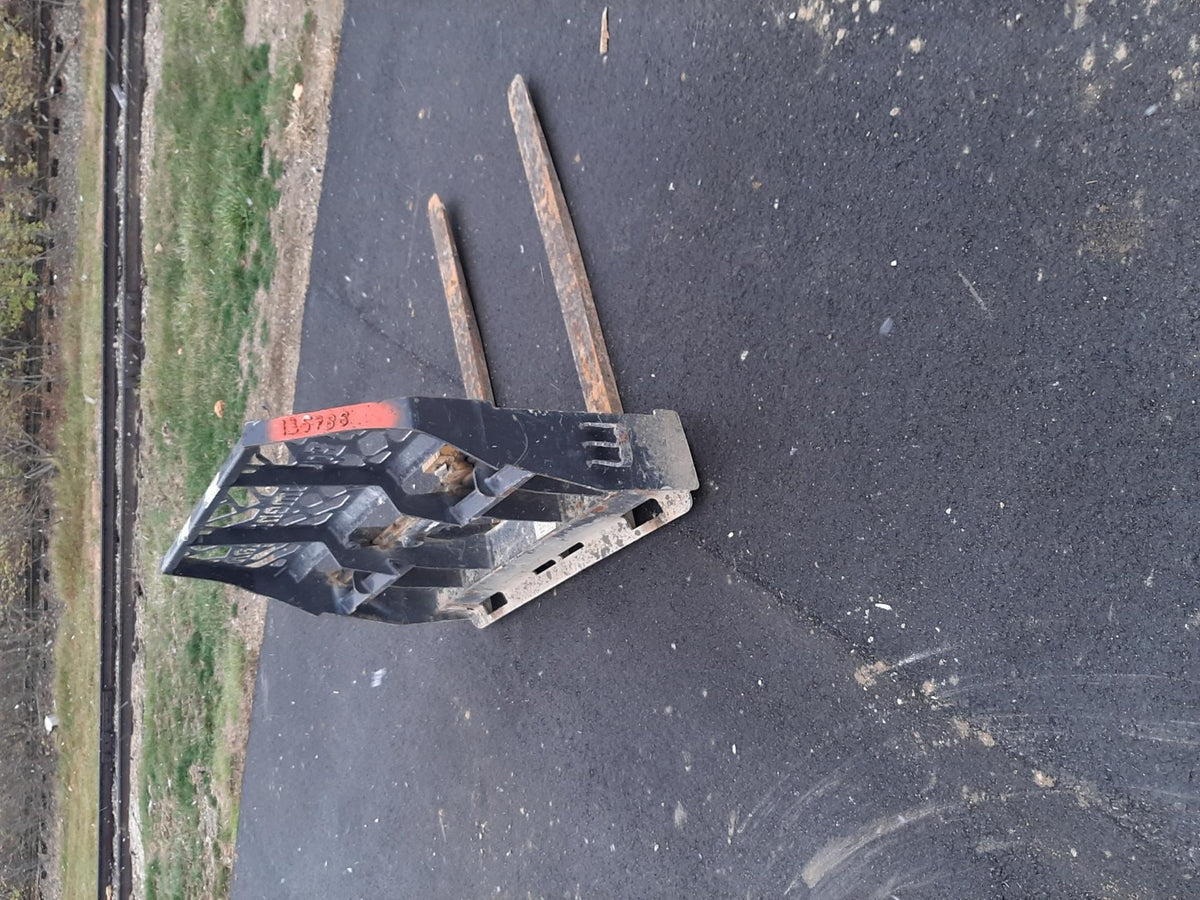 2021 PALADIN 48" Pallet Forks - Paladin