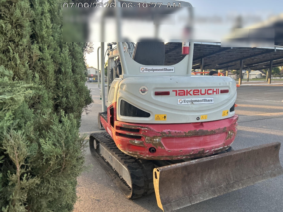 2021 TAKEUCHI TB240R