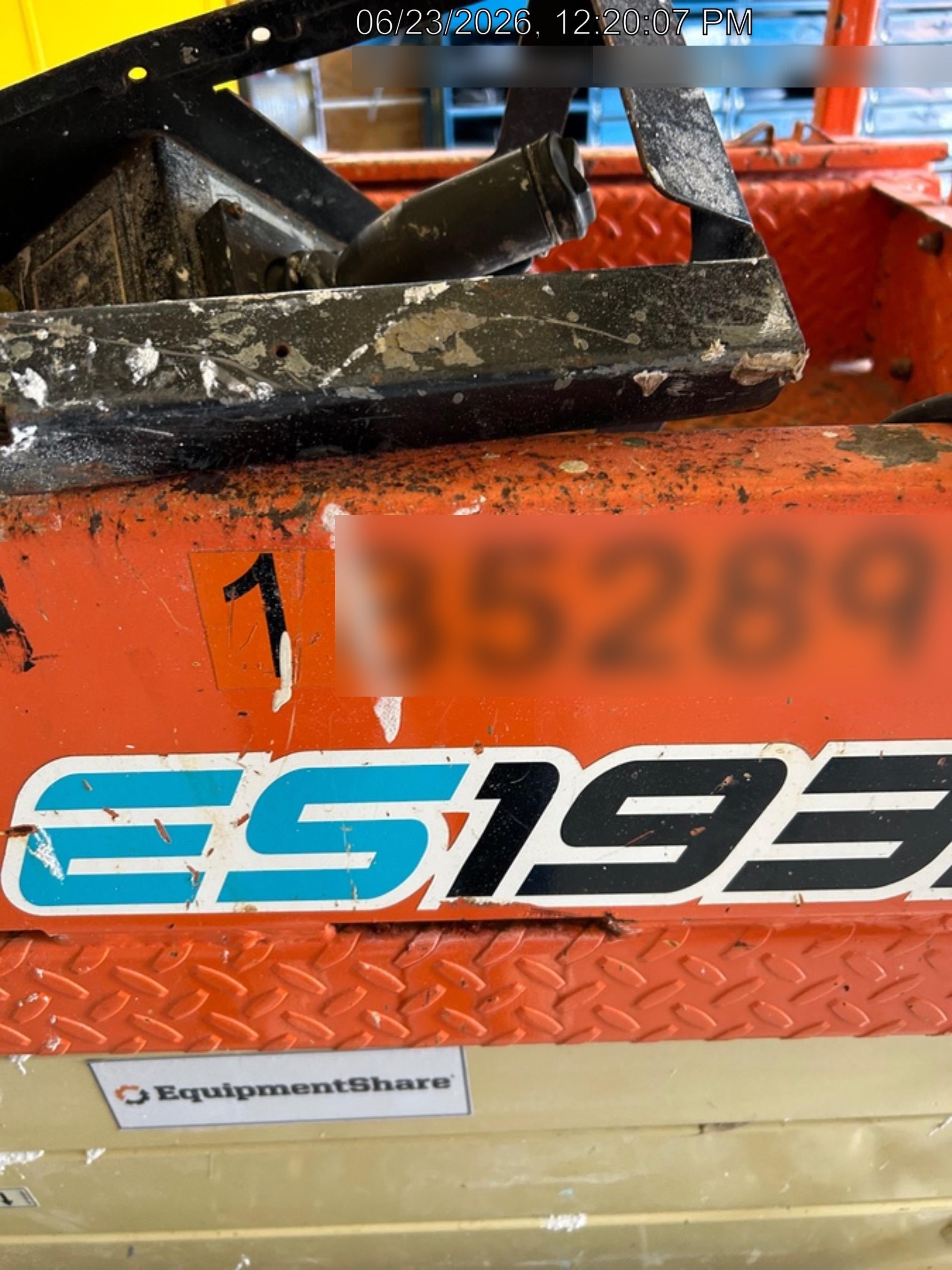 2021 JLG ES1932