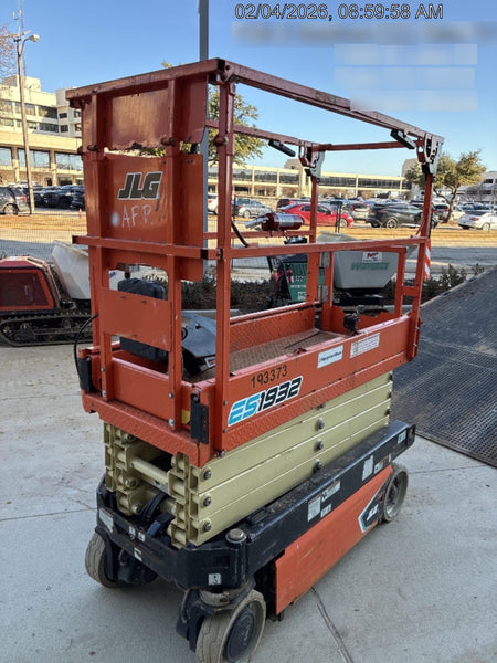 2021 JLG ES1932