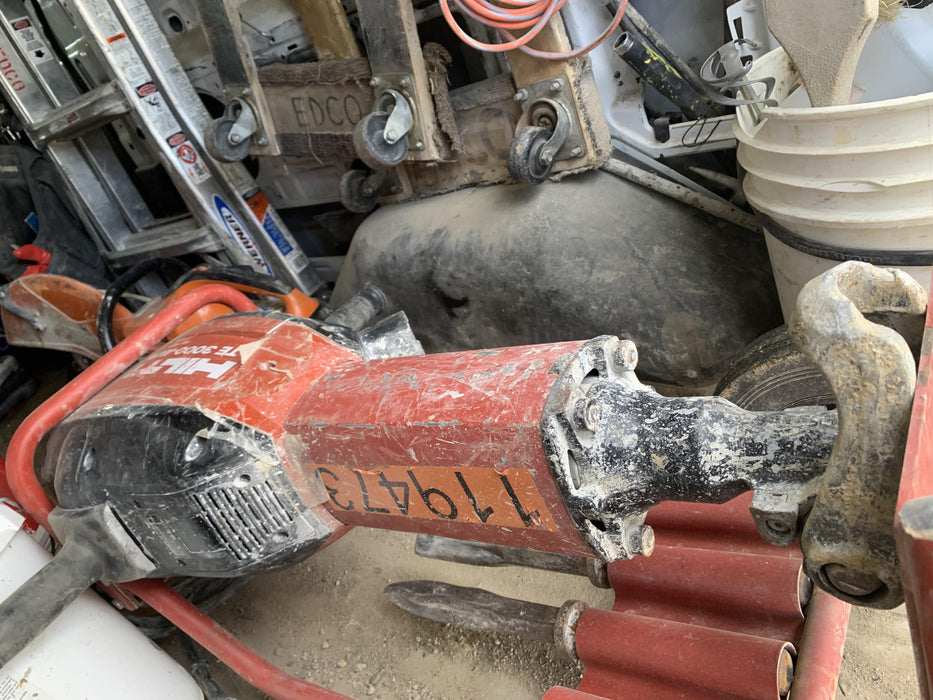 2020 HILTI TE 3000-AVR