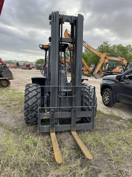 2023 CASE 588H