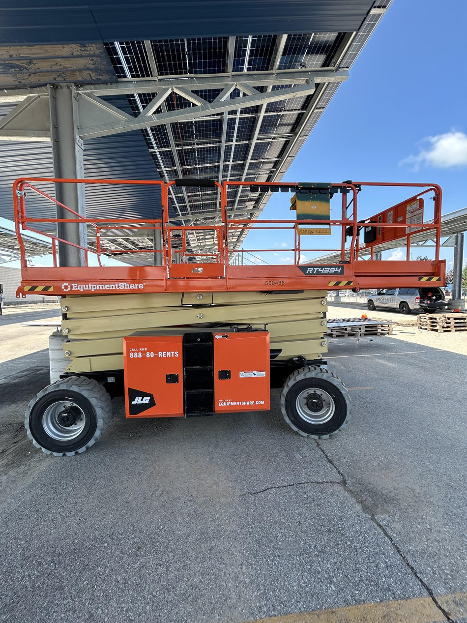 2025 JLG RT4394