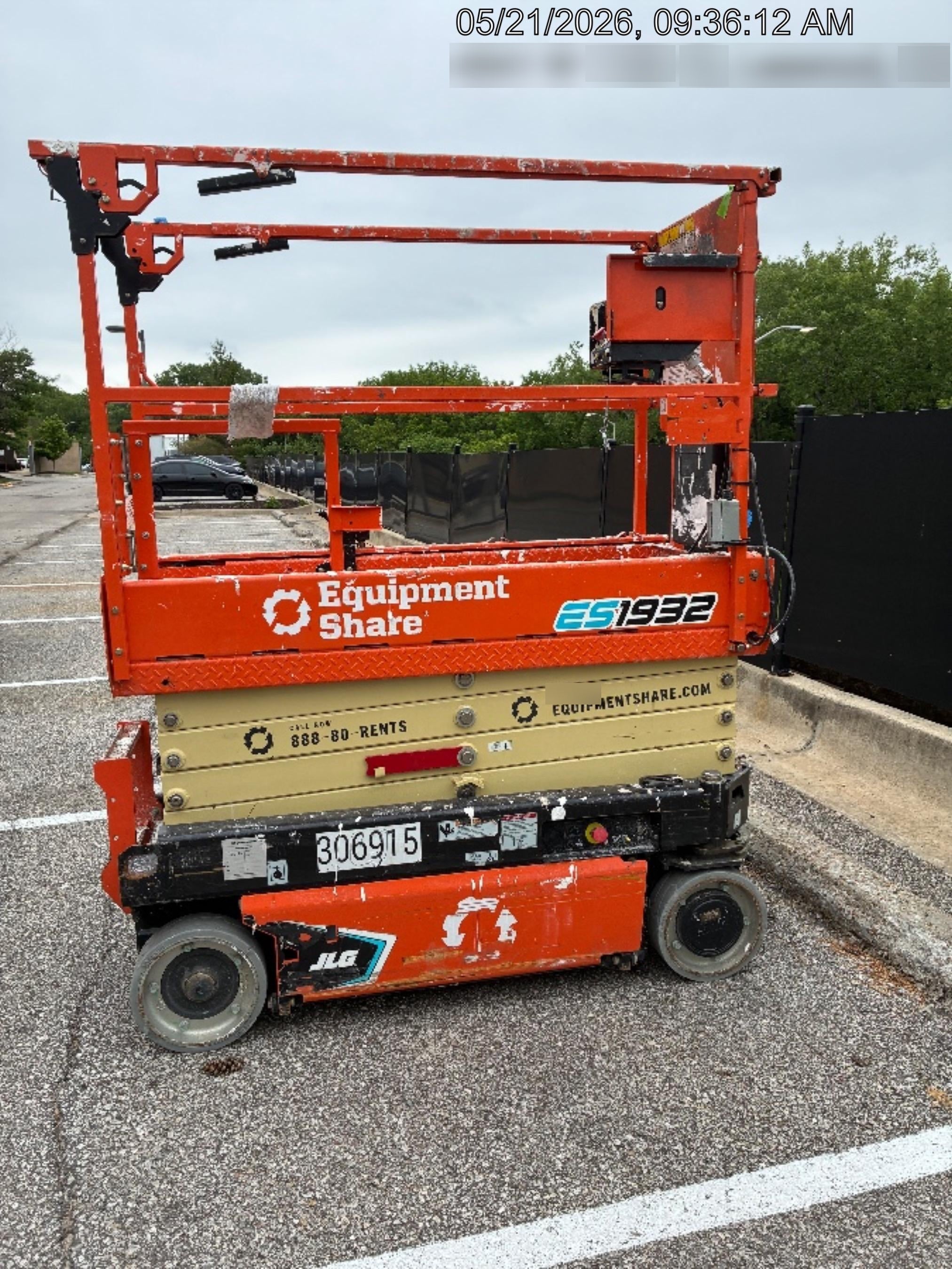 2023 JLG ES1932