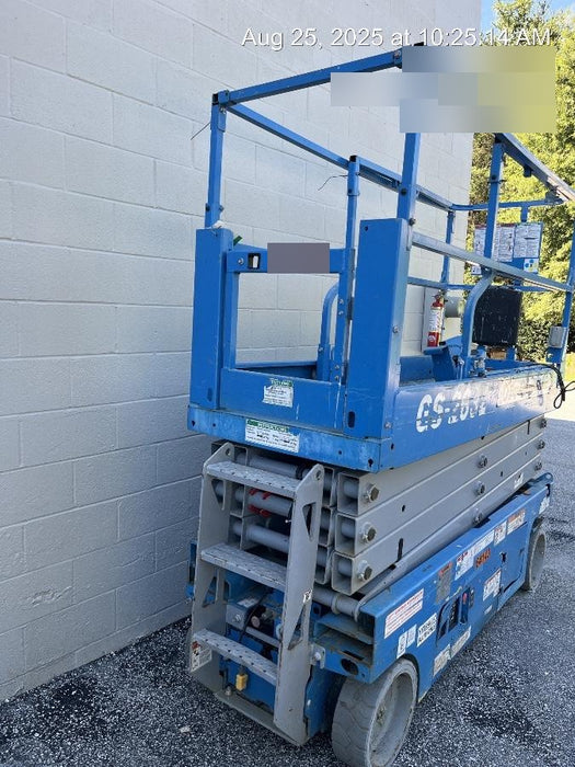 2020 Genie GS-2632 Standard, Folding half height swing gate