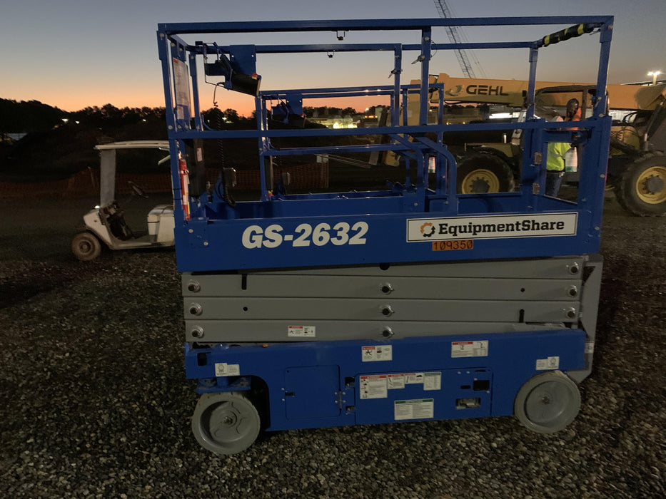 2020 Genie GS-2632 Solid NM Tires, Folding Rails with Half-Height Swing Gate, Beacon, 800W Invertor