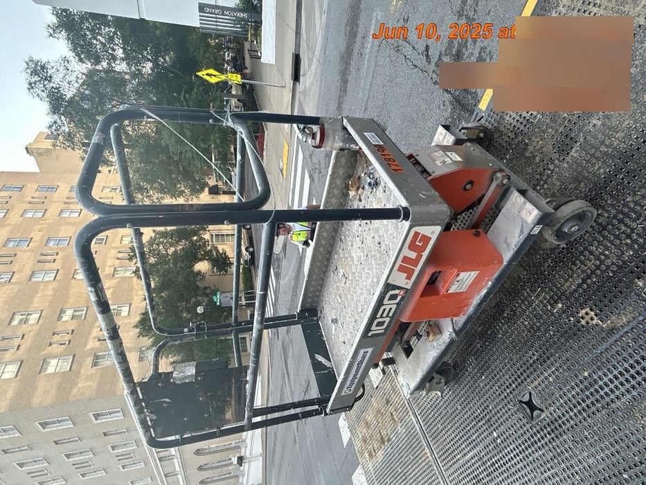 2021 JLG 1030P