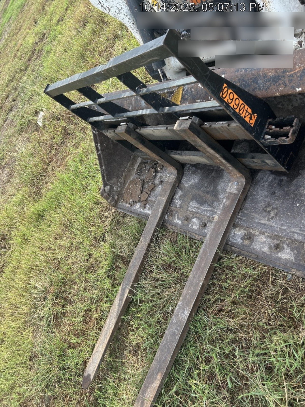 2023 ARROW MATERIAL HANDLING 24" Pallet Fork Frame