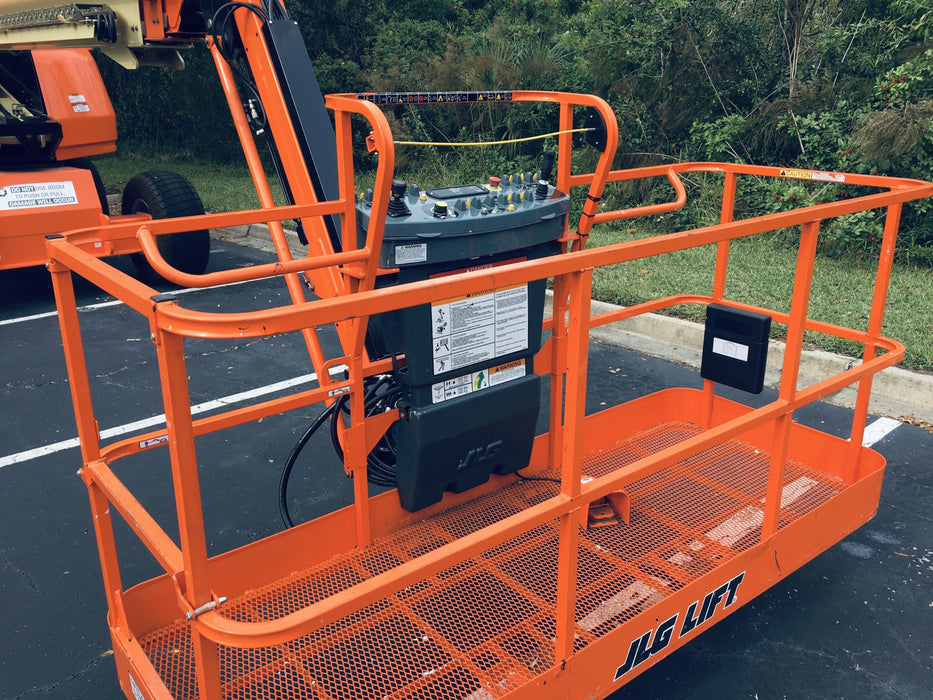 2019 JLG 660SJ