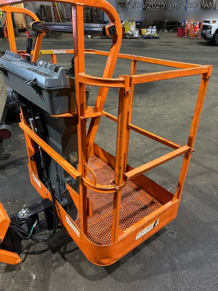 2019 JLG E300AJP