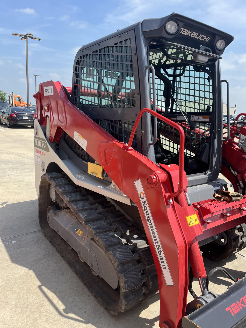 2023 TAKEUCHI TL10V2-CR