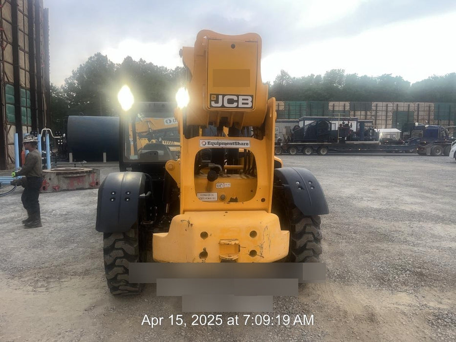 2019 JCB 512-56 Canopy, 109 HP, Solid Tires, STD Worklight, Beacon, Aux Hydraulics, Lifting Eye, Back up Alarm w/66" Carriage/60" Forks
