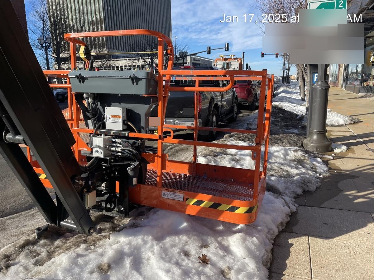 2024 JLG 860SJ