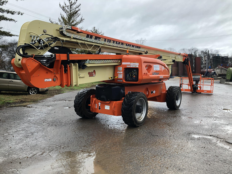 2019 JLG 1250AJP