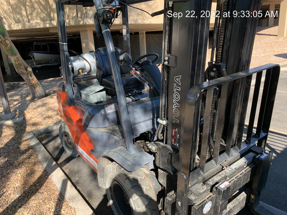 2022 TOYOTA 8FGU25 LP w/ Scale