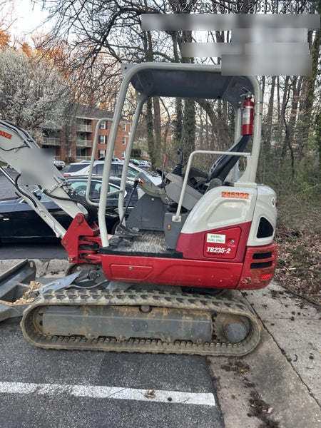 2022 TAKEUCHI TB235-2R