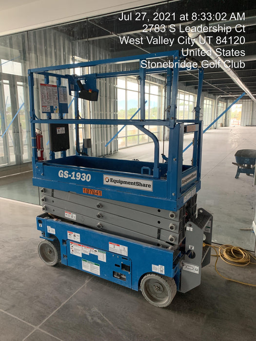 2020 Genie GS-1930 Solid Non Marking Tires, Beacon, Folding rails with half height swing gate, 800W Inverter
