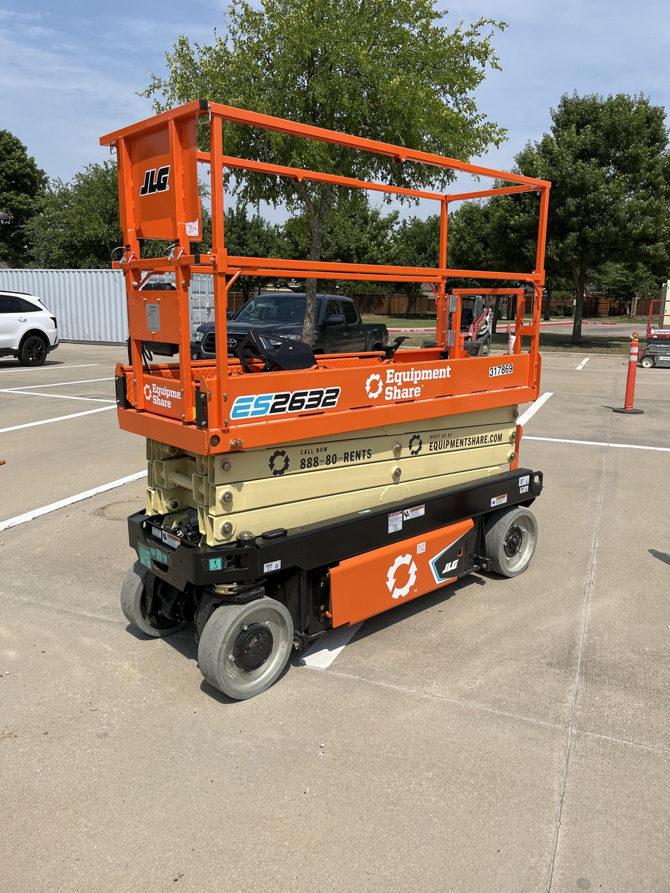 2023 JLG ES2632