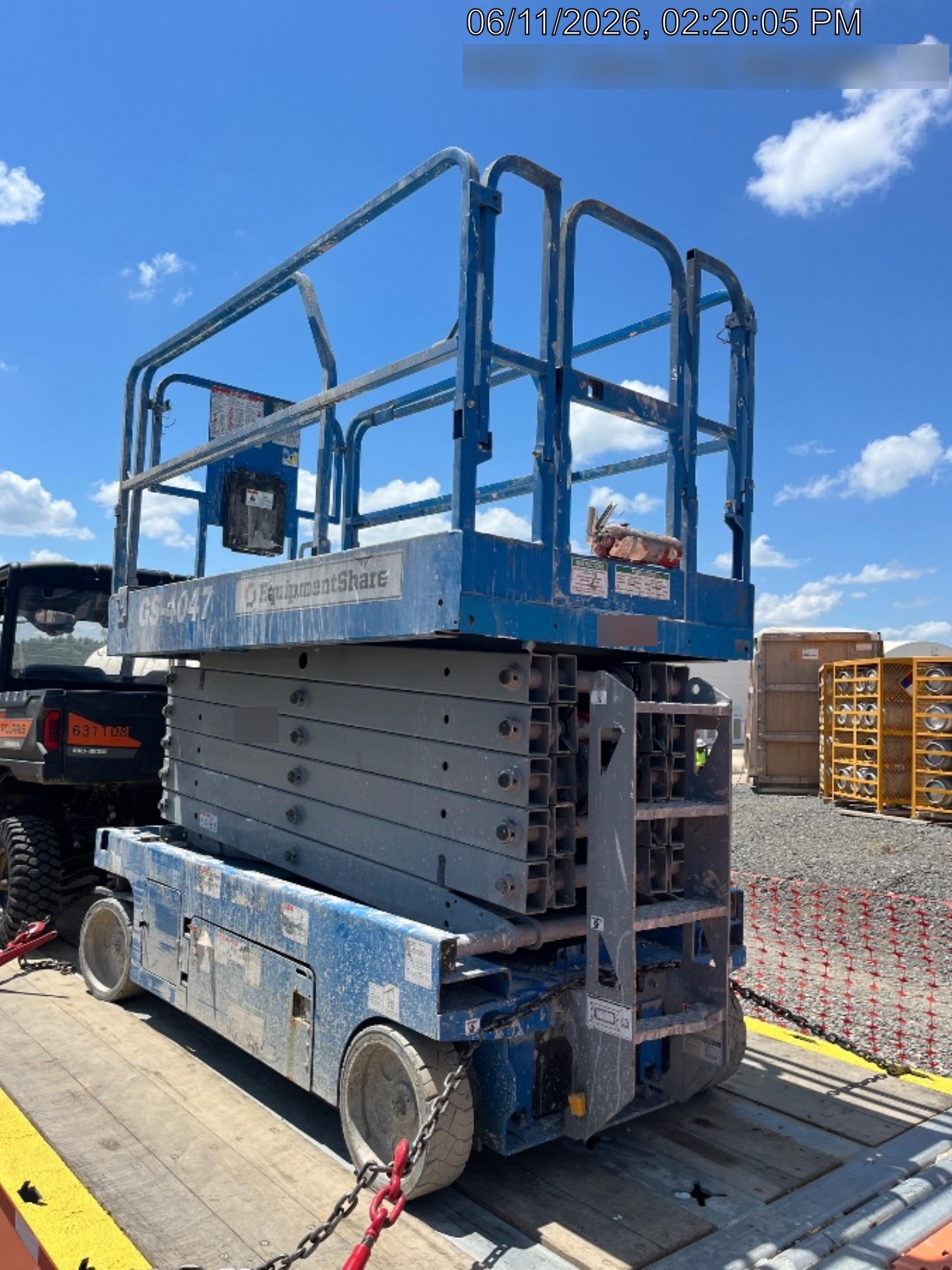 2019 Genie GS-4047 Folding rails with half height swing gate