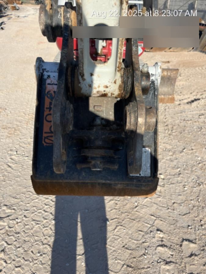 2021 TAKEUCHI TB235-2R