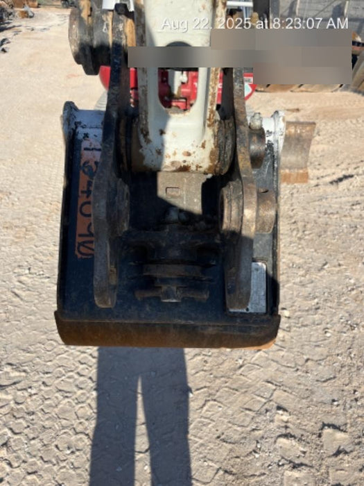 2021 TAKEUCHI TB235-2R