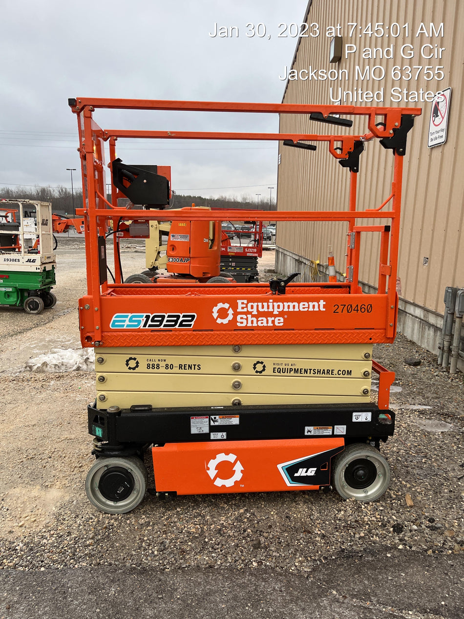 2022 JLG ES1932