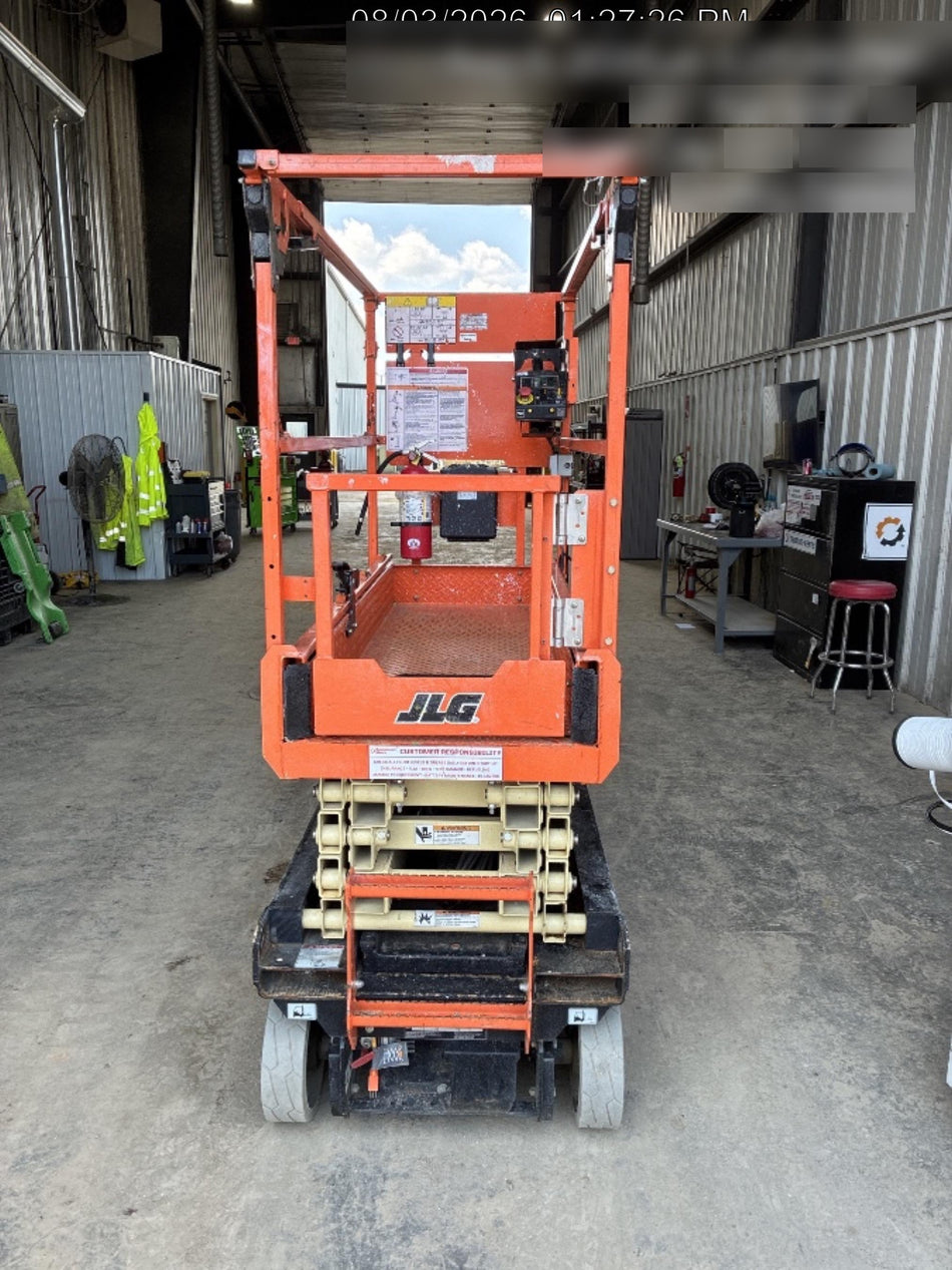 2023 JLG ES1932