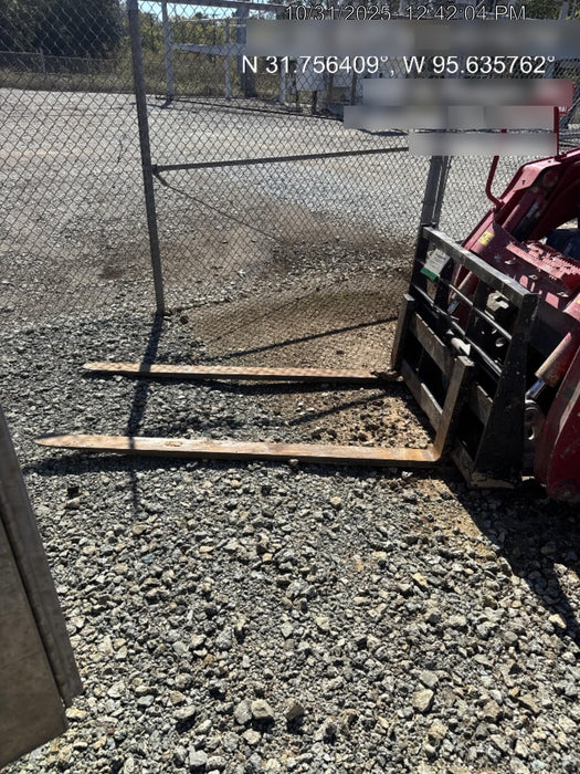 2022 ARROW MATERIAL HANDLING 72" Pallet Forks - Arrow