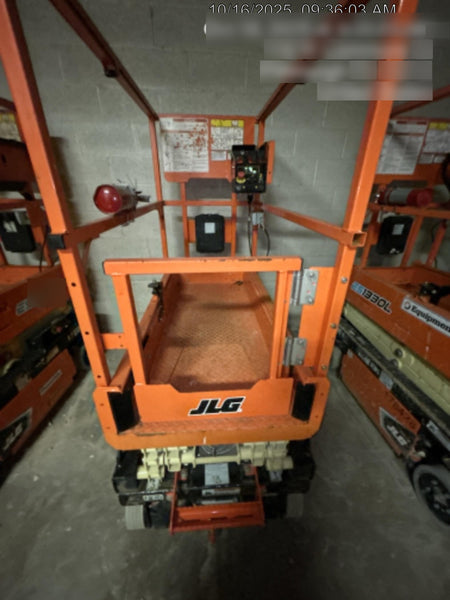 2022 JLG ES1330L