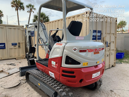 2022 TAKEUCHI TB235-2R